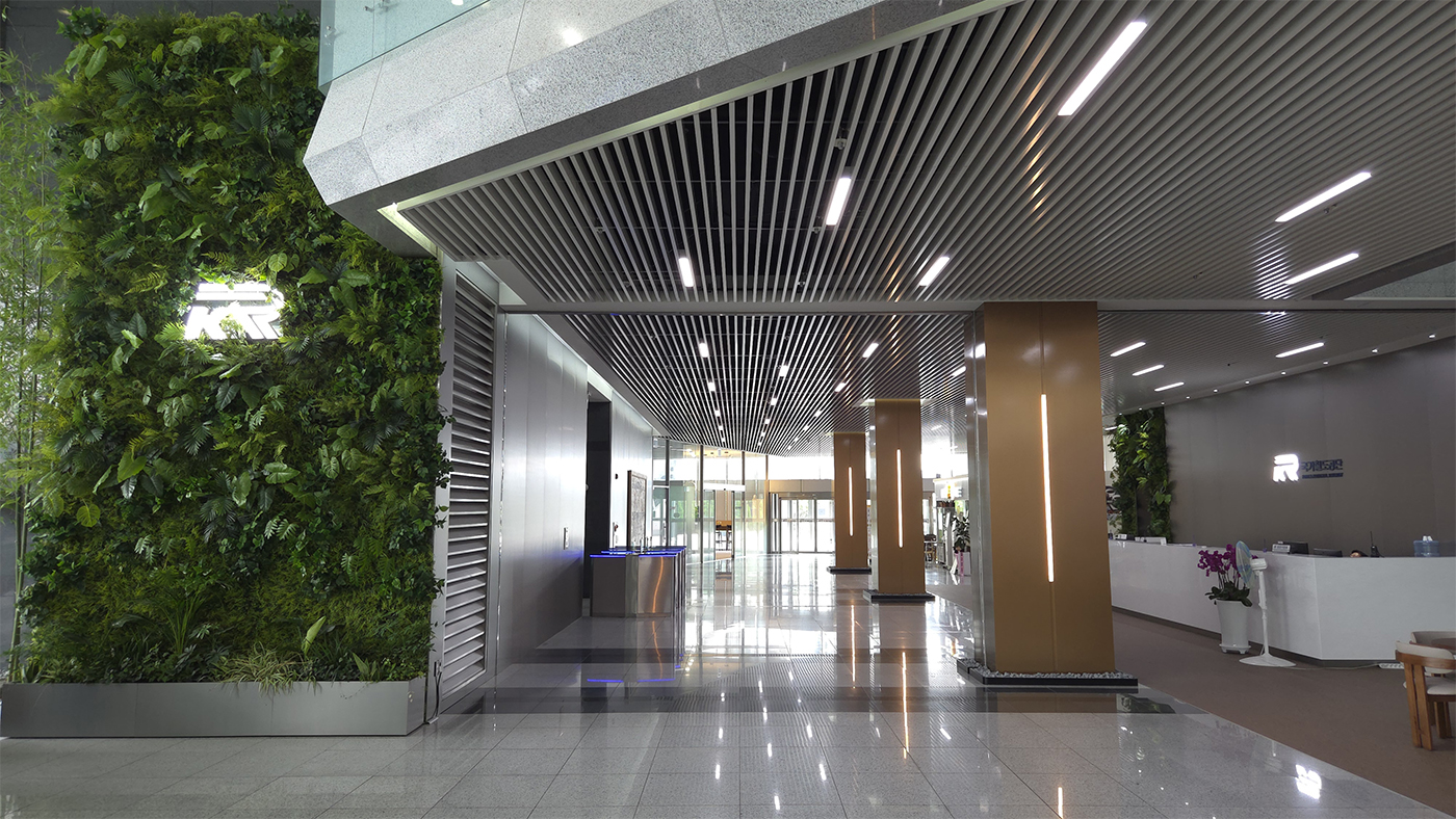 국가철도공단 본사 사옥 로비